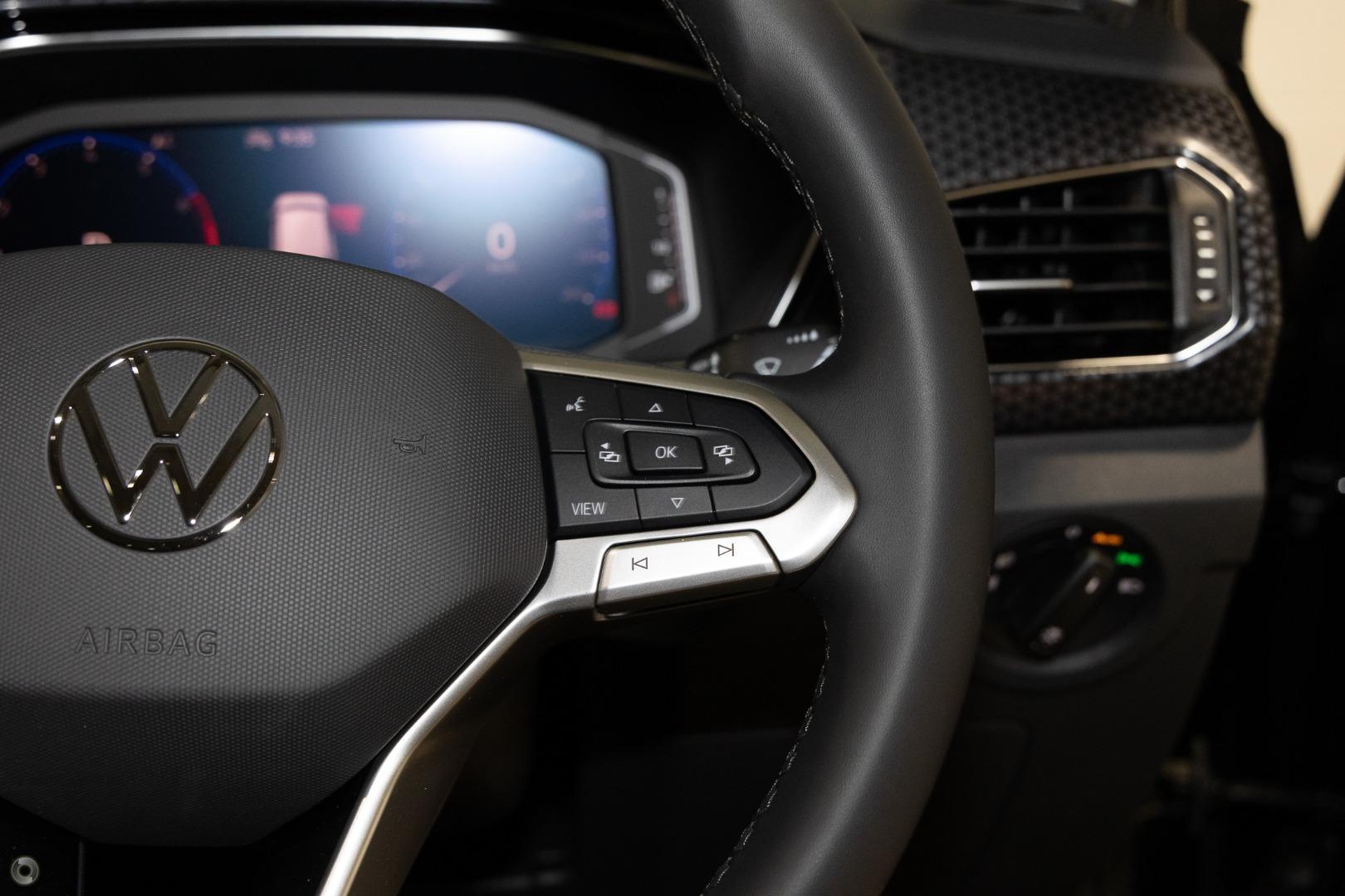 Volkswagen T-cross image 4