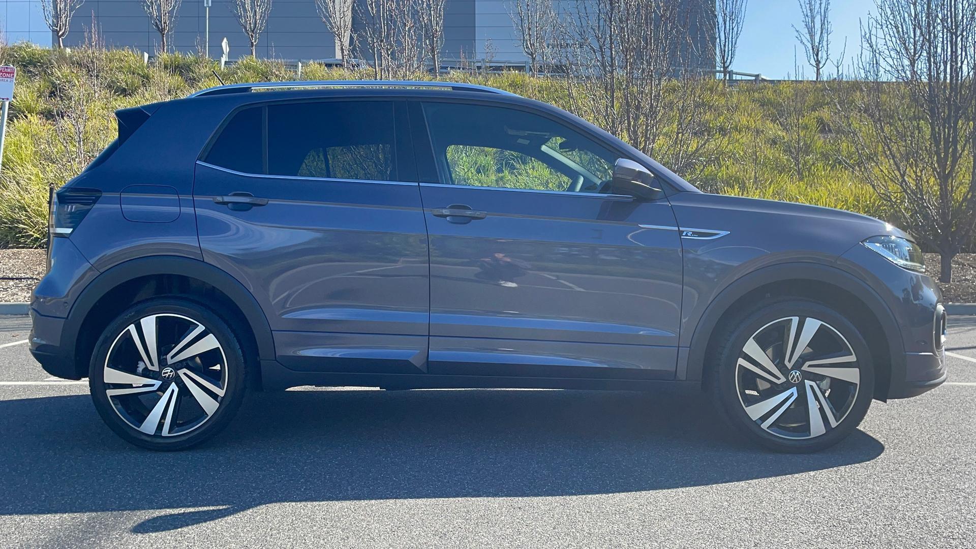 Volkswagen T-cross image 3
