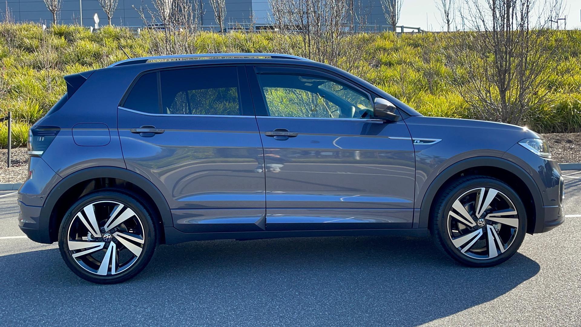 Volkswagen T-cross image 3