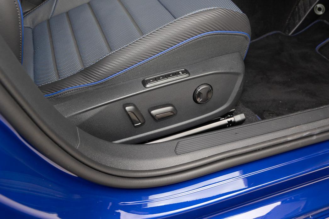 Volkswagen Golf image 4