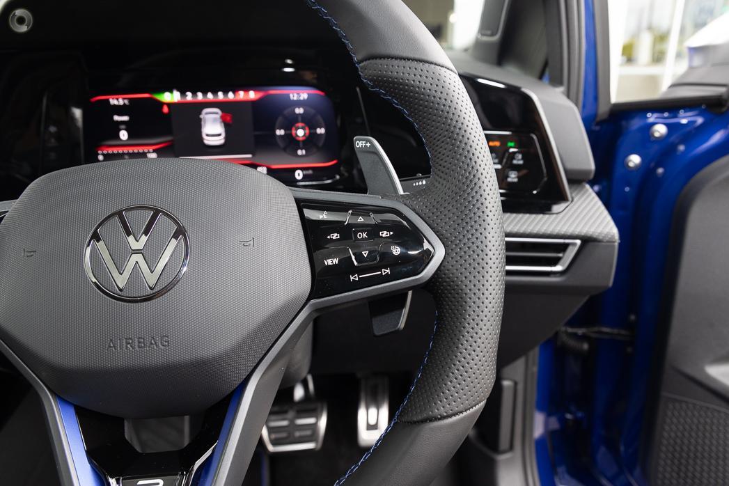 Volkswagen Golf image 2