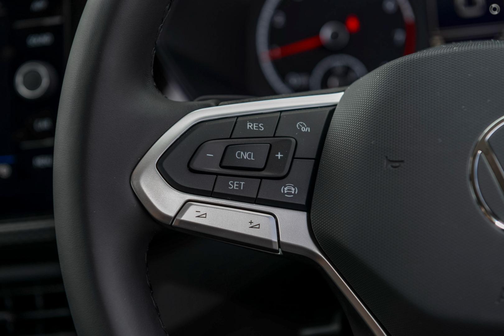 Volkswagen T-cross image 2