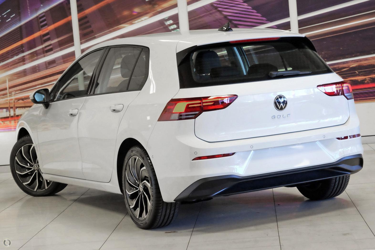 Volkswagen Golf image 4
