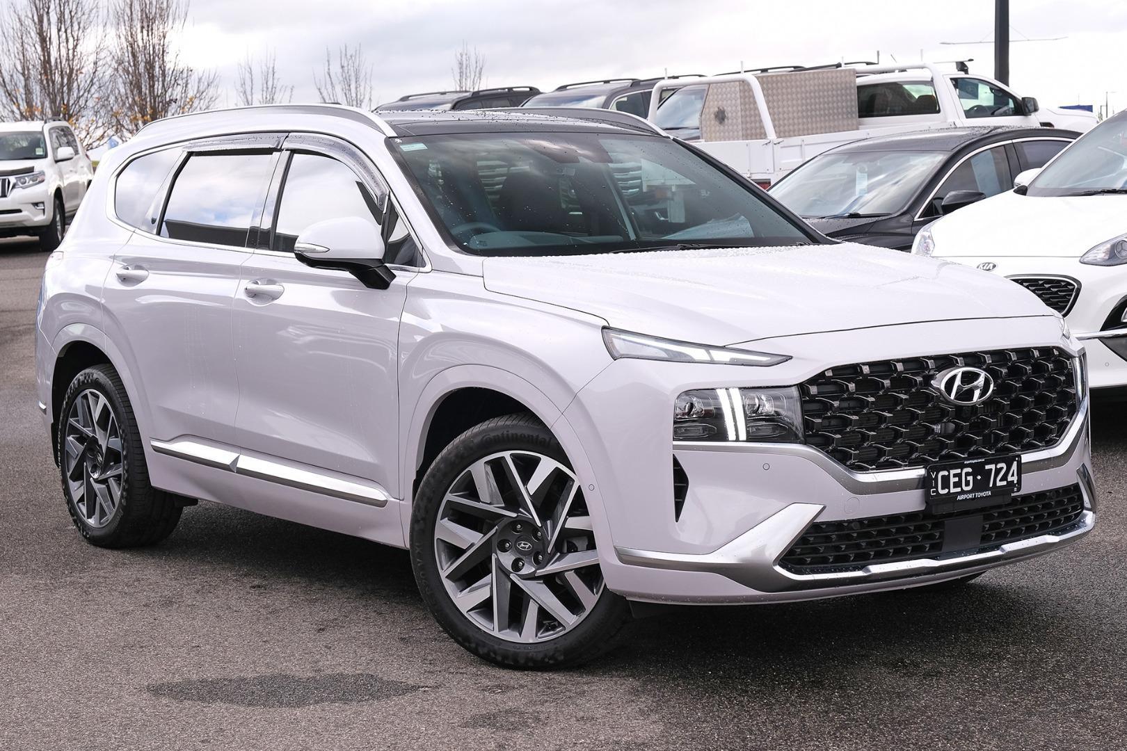 Hyundai Santa Fe image 1