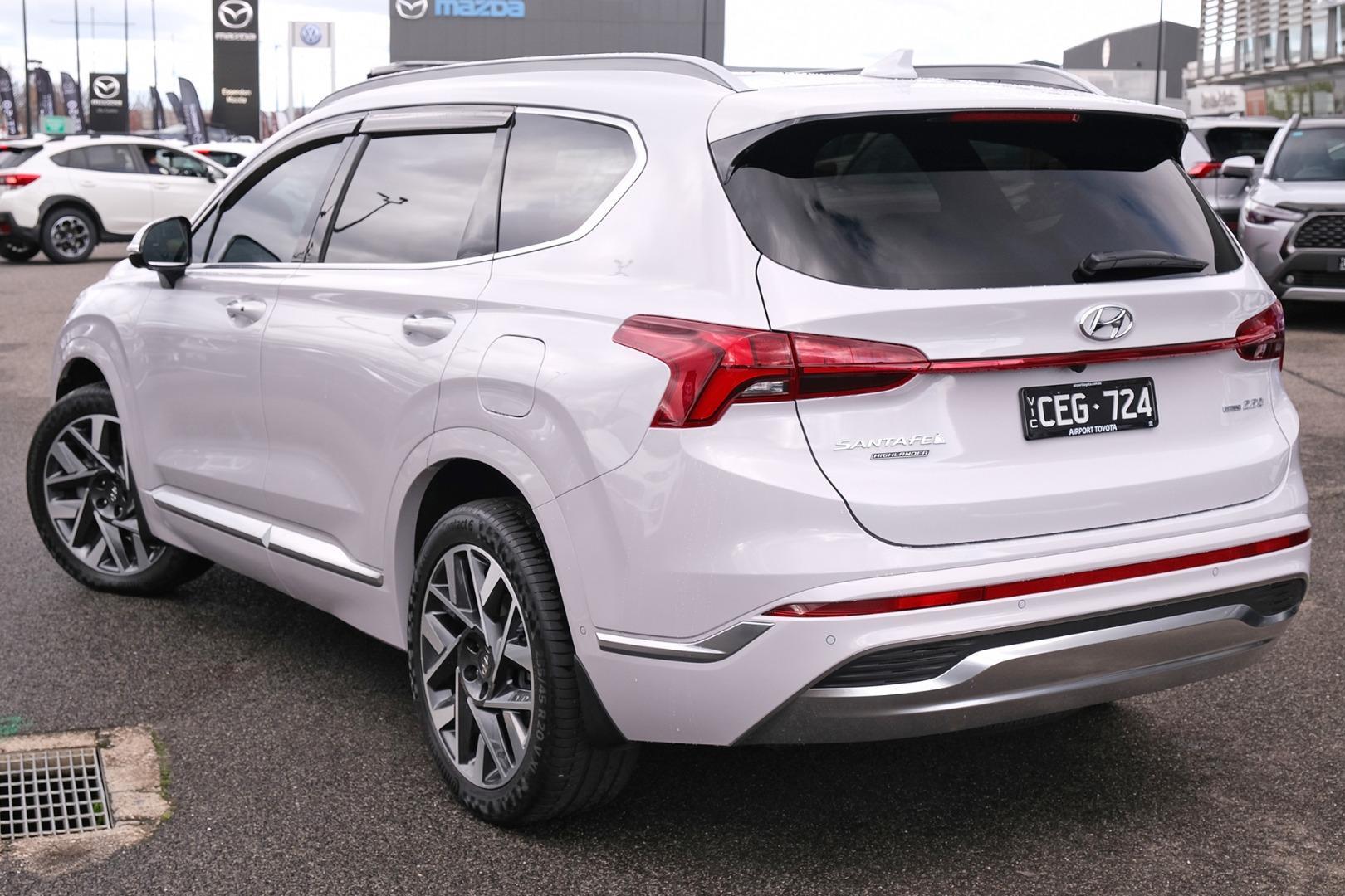 Hyundai Santa Fe image 2