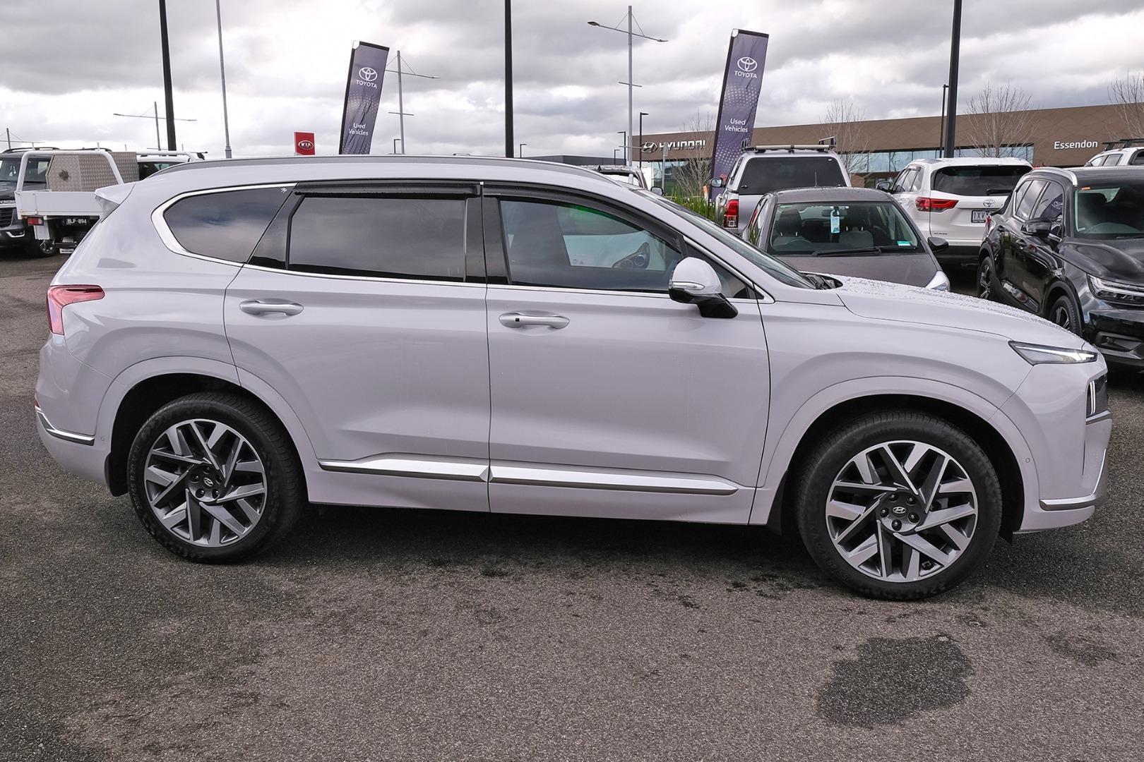 Hyundai Santa Fe image 4