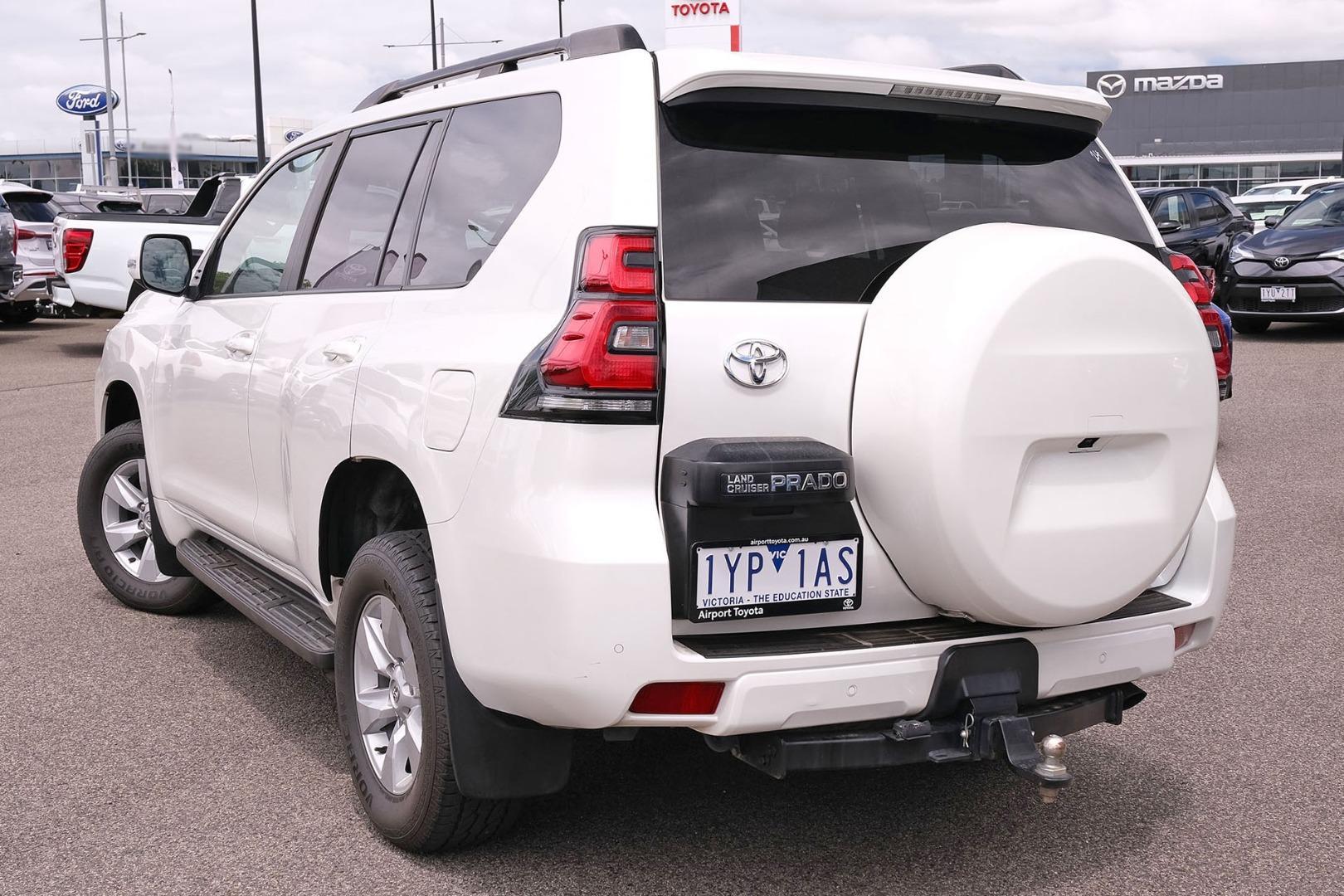 Toyota Landcruiser Prado image 2