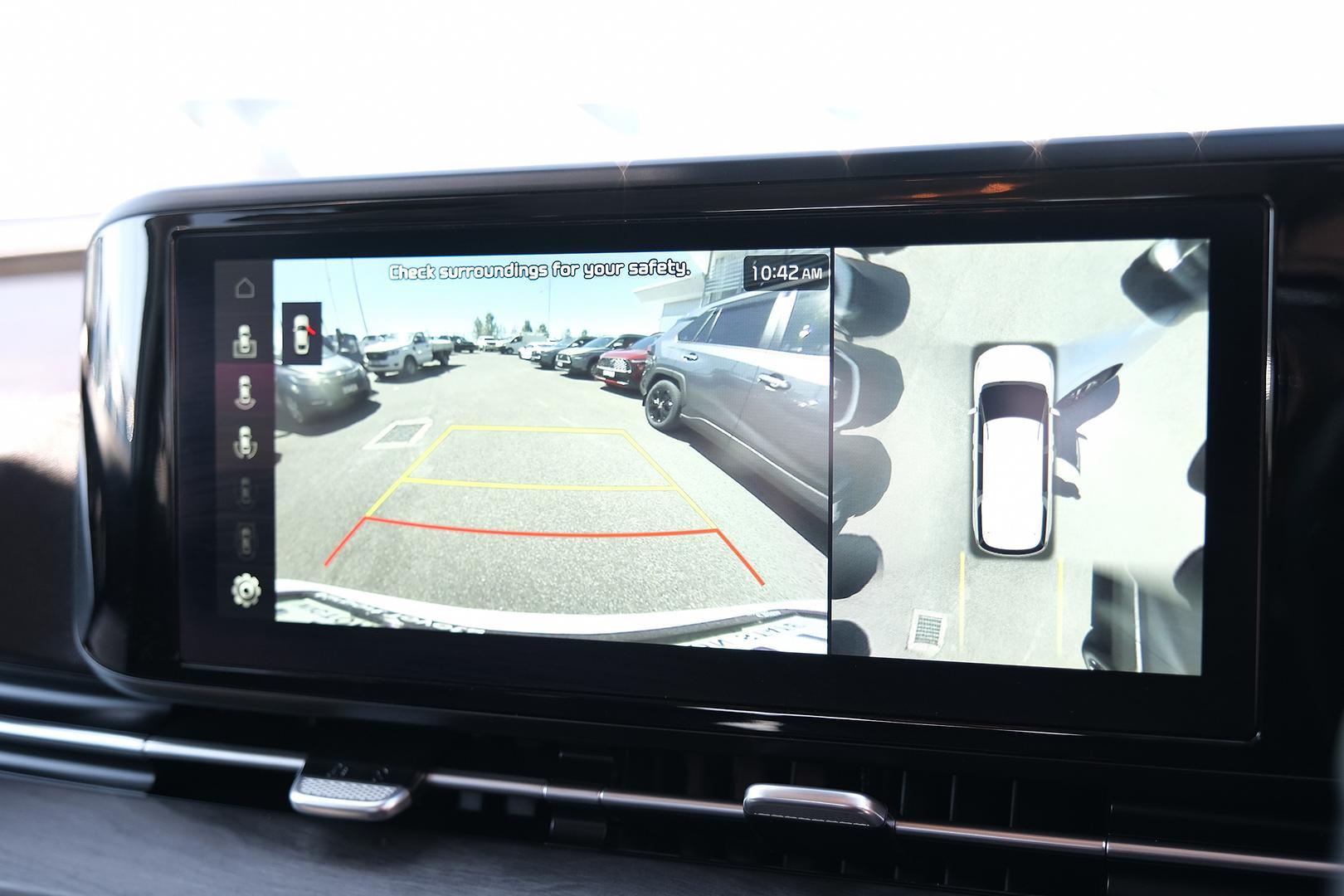 Kia Carnival image 2