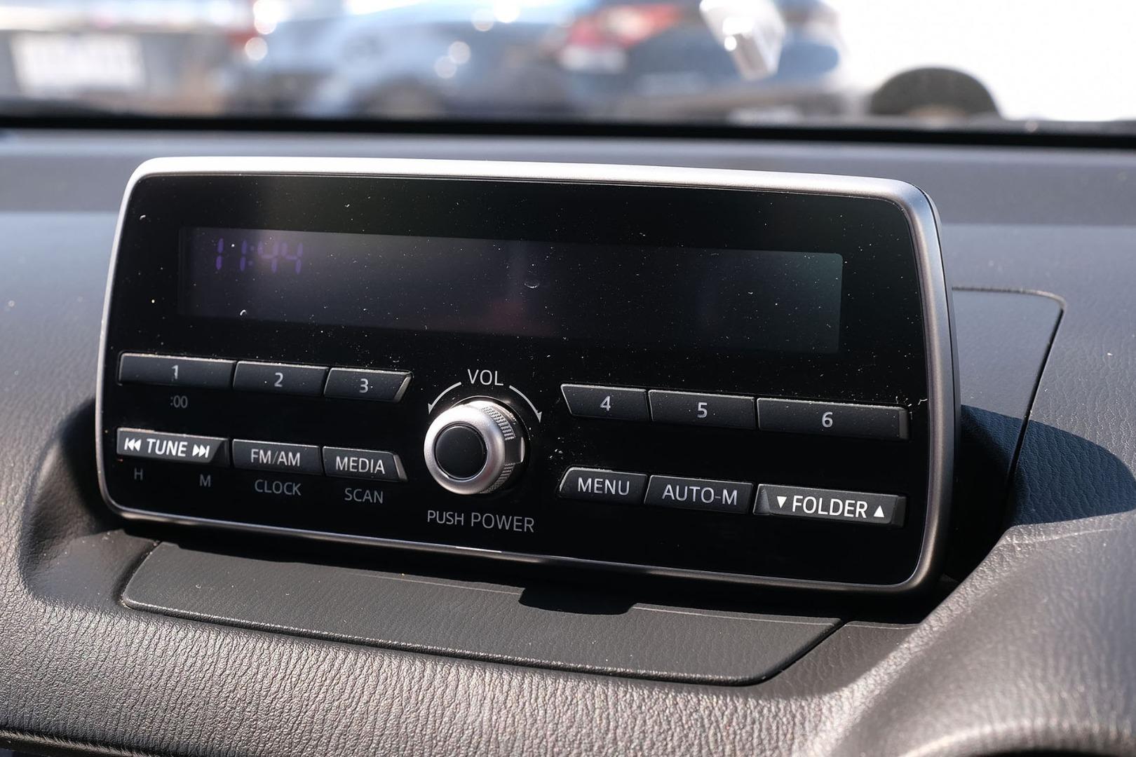 Mazda 2 image 3