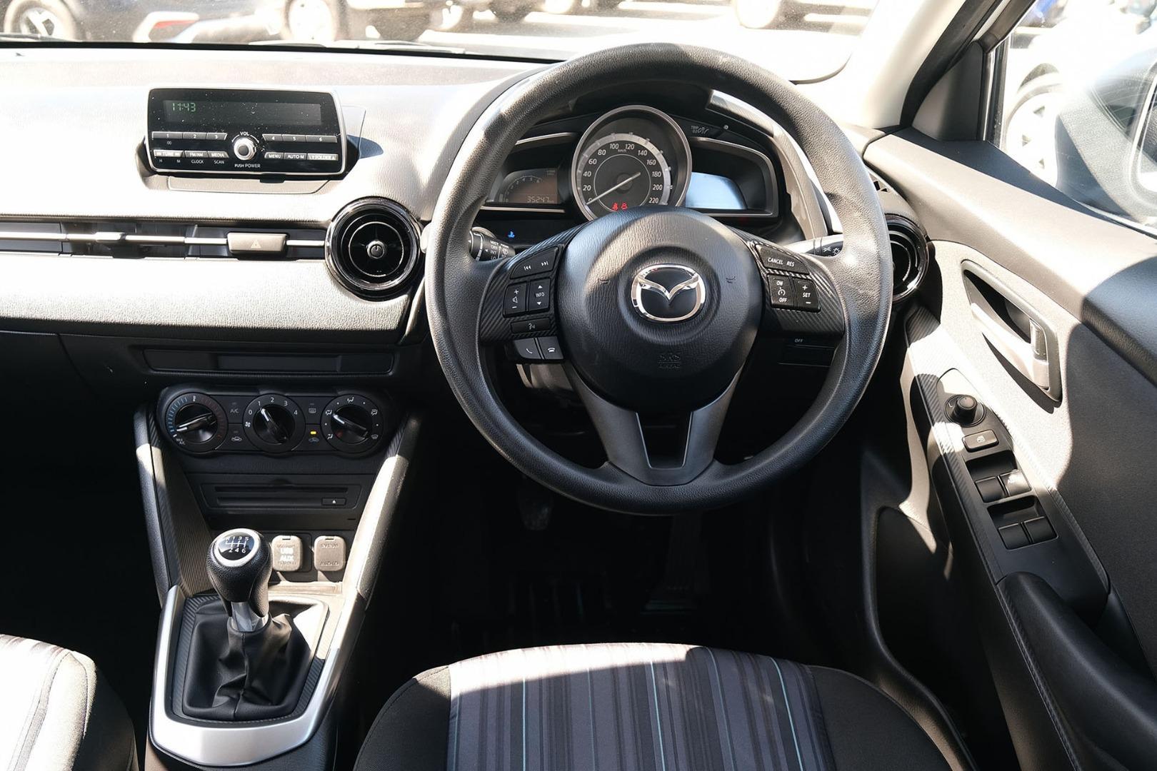 Mazda 2 image 4