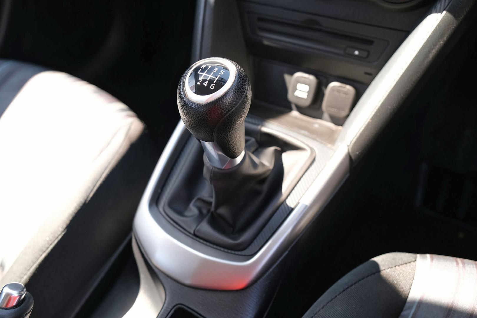 Mazda 2 image 2
