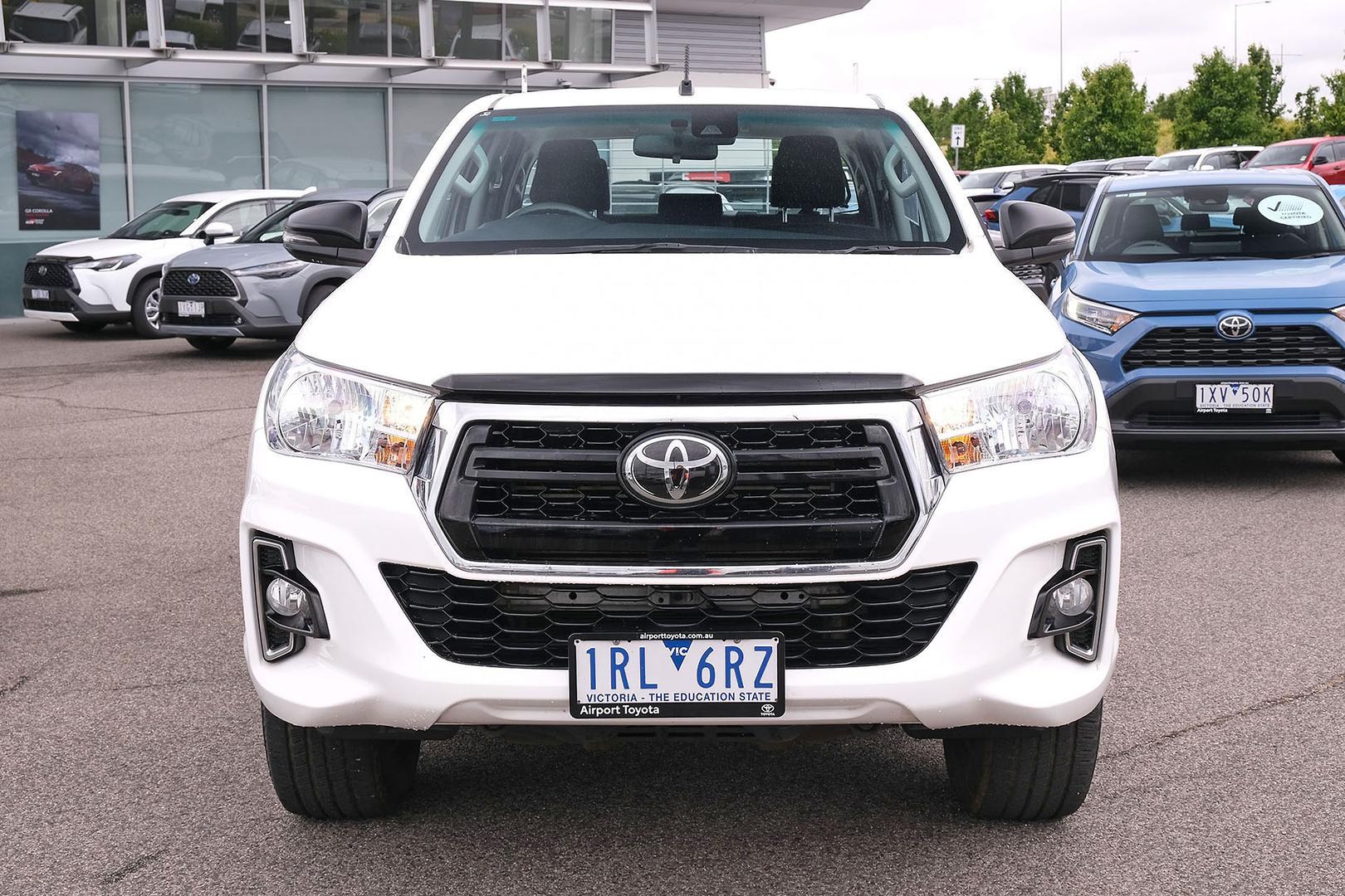 Toyota Hilux image 4