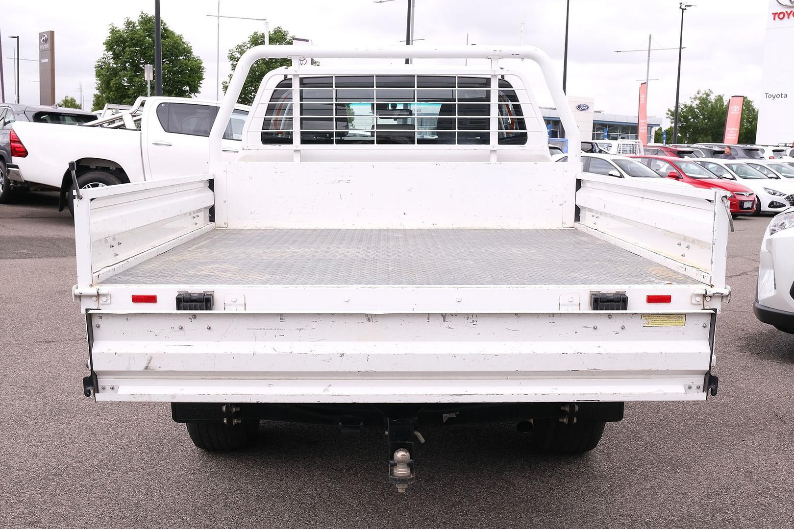 Toyota Hilux image 3