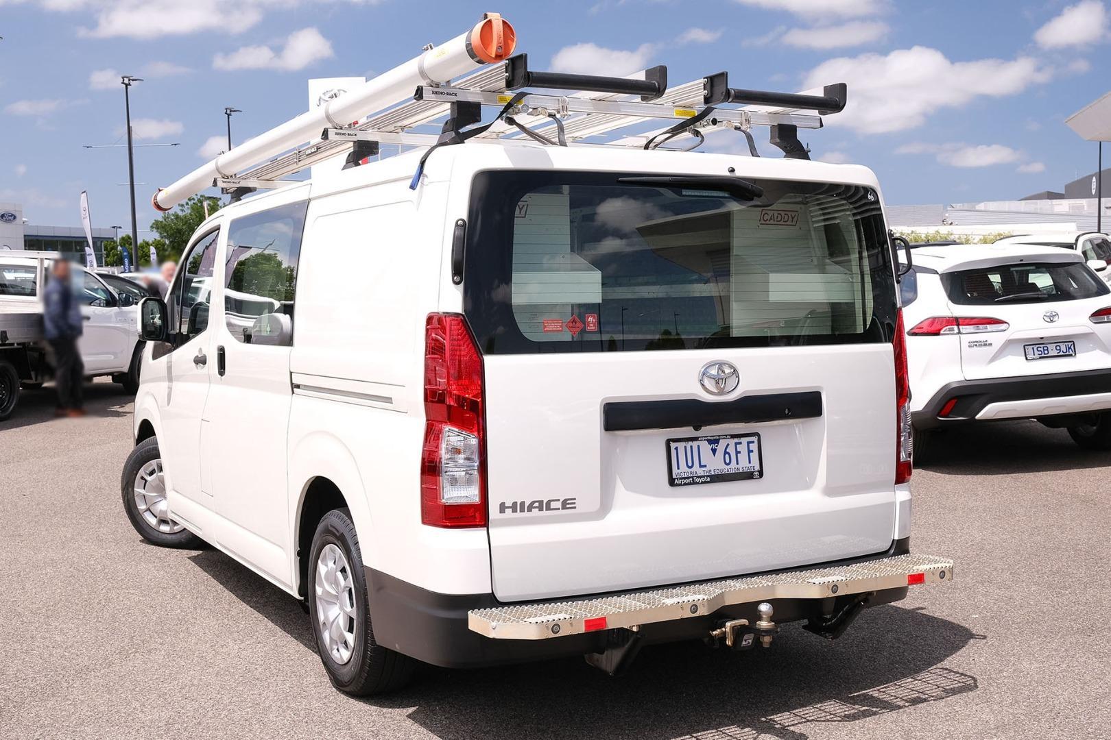 Toyota Hiace image 1
