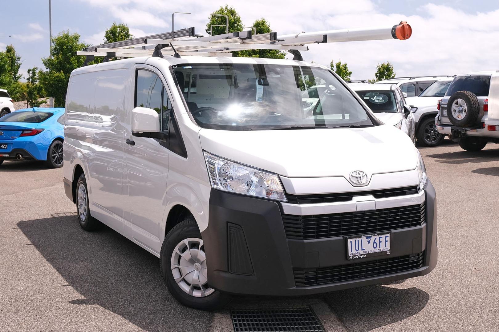 Toyota Hiace image 4