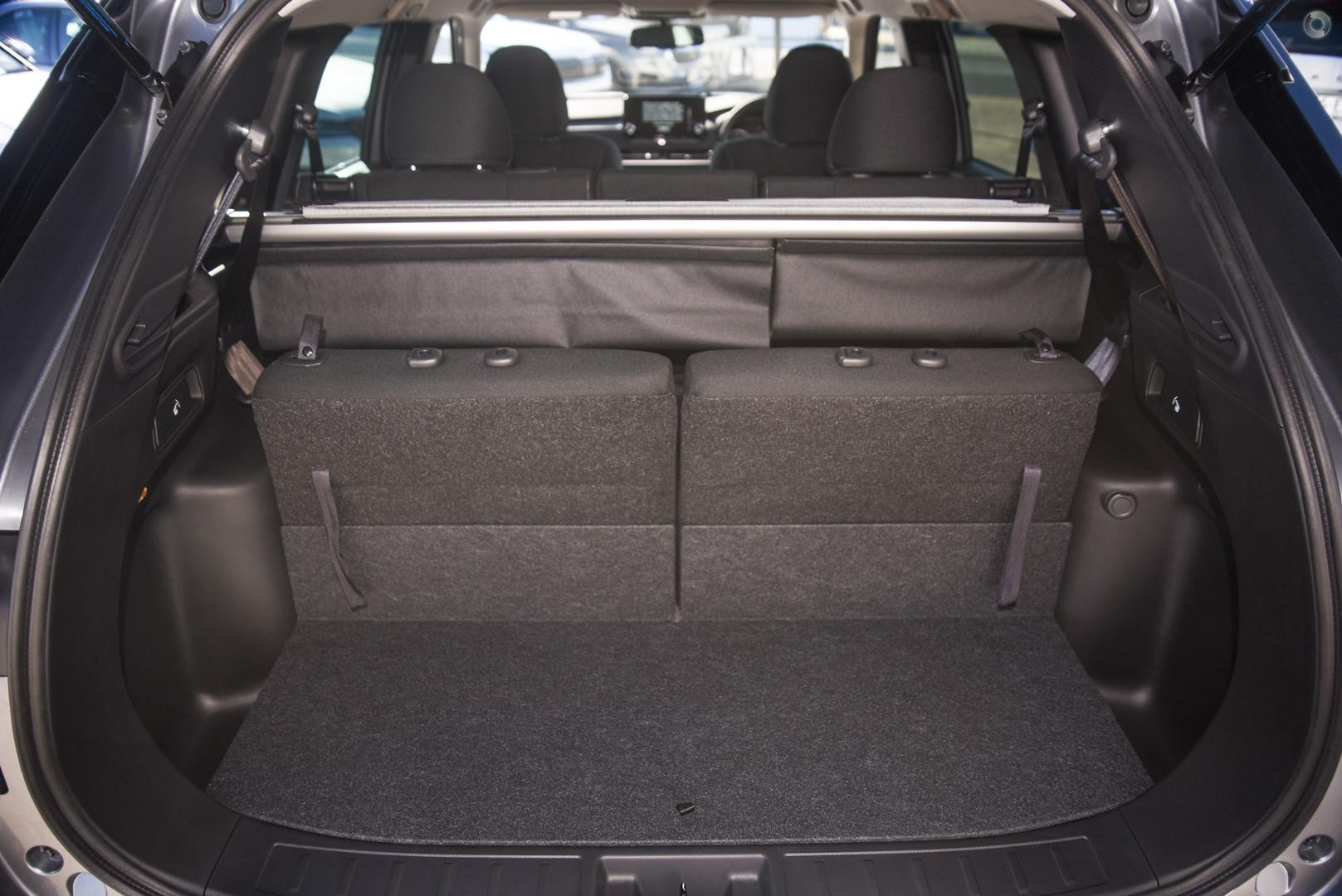 Mitsubishi Outlander image 4