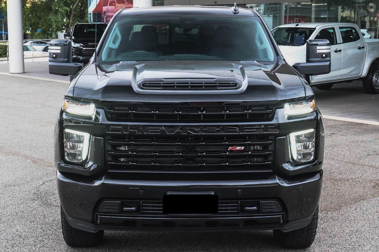 Chevrolet Silverado image 2