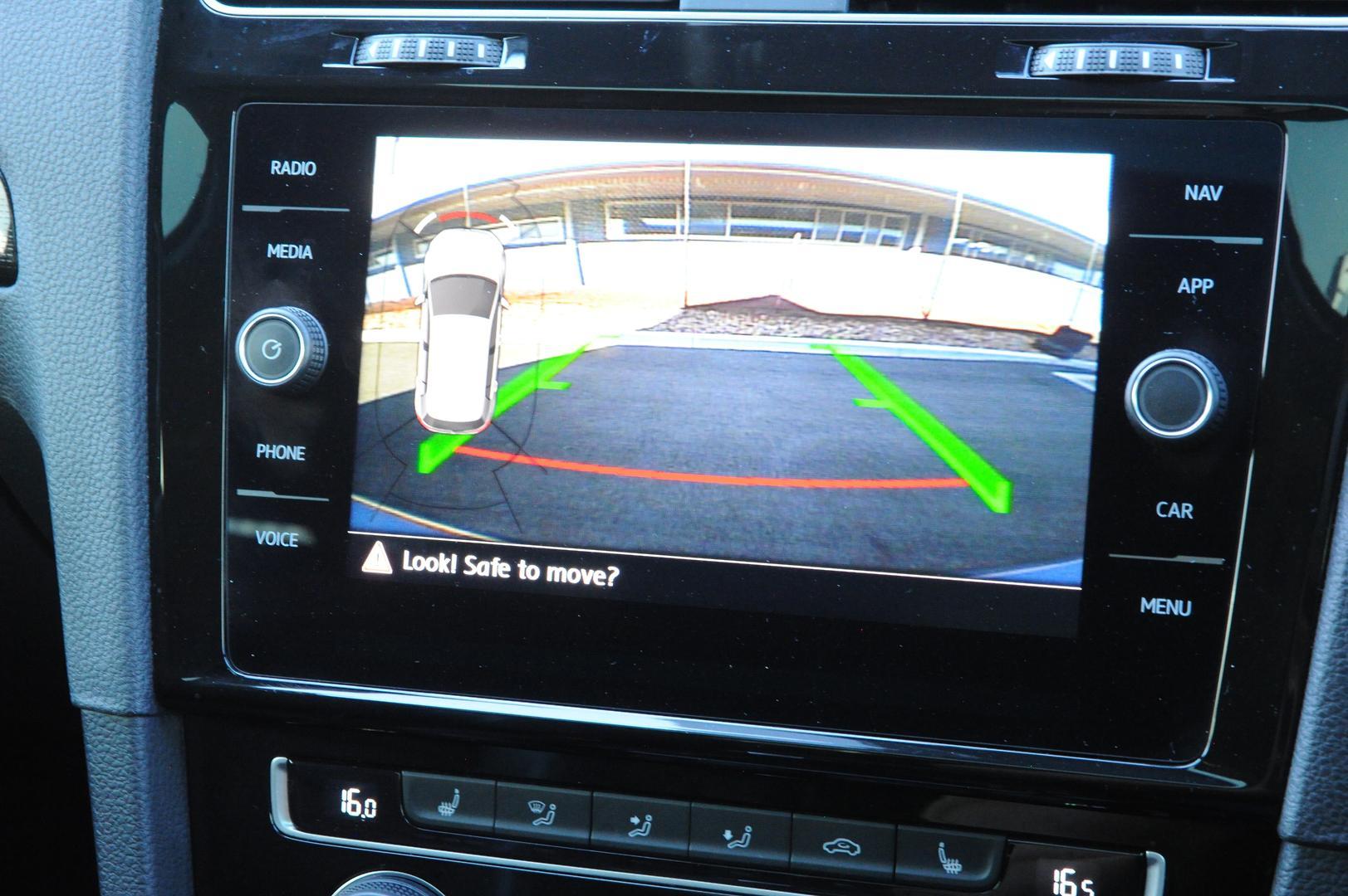Volkswagen Golf image 4