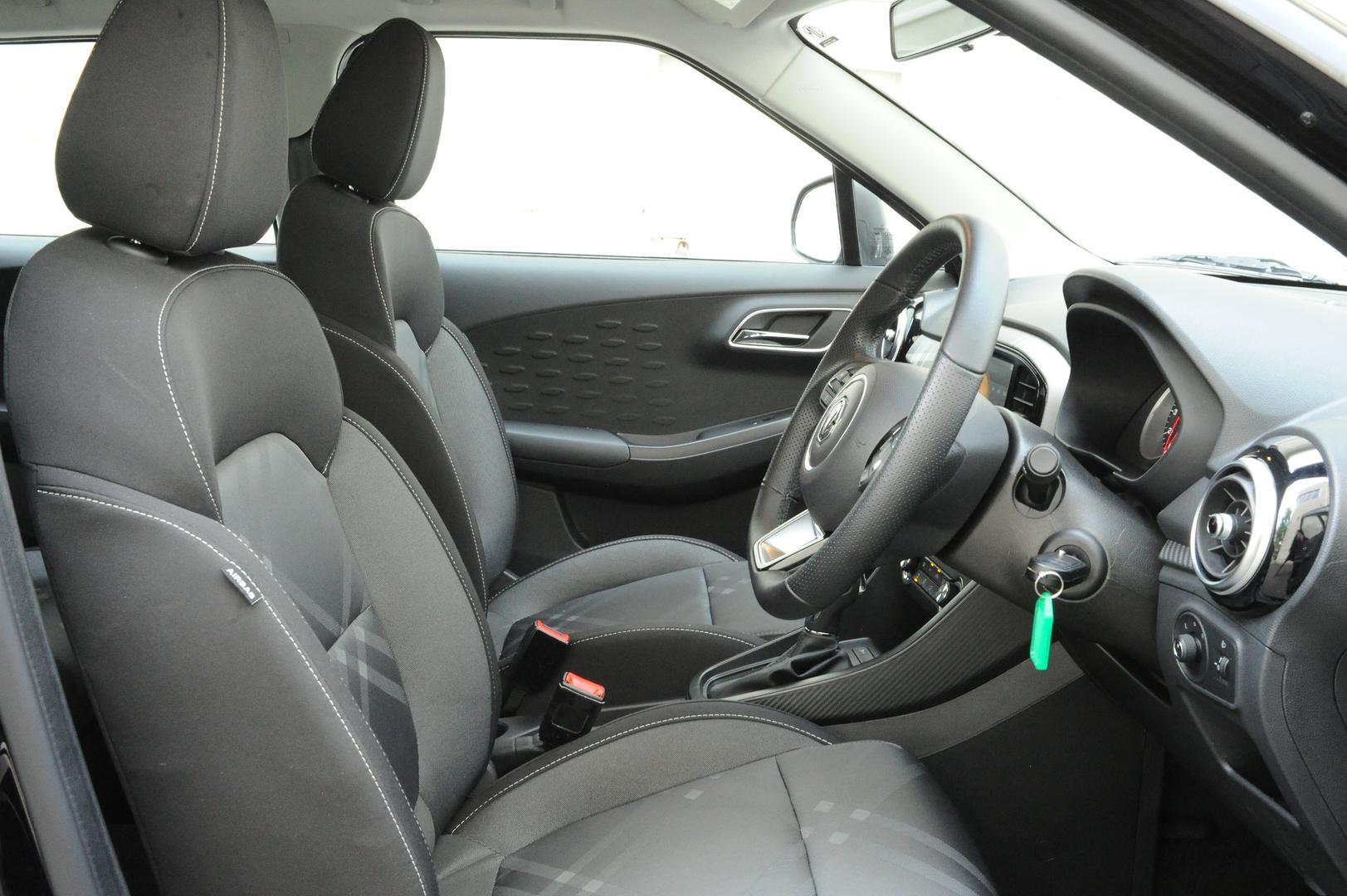 MG Mg3 image 2