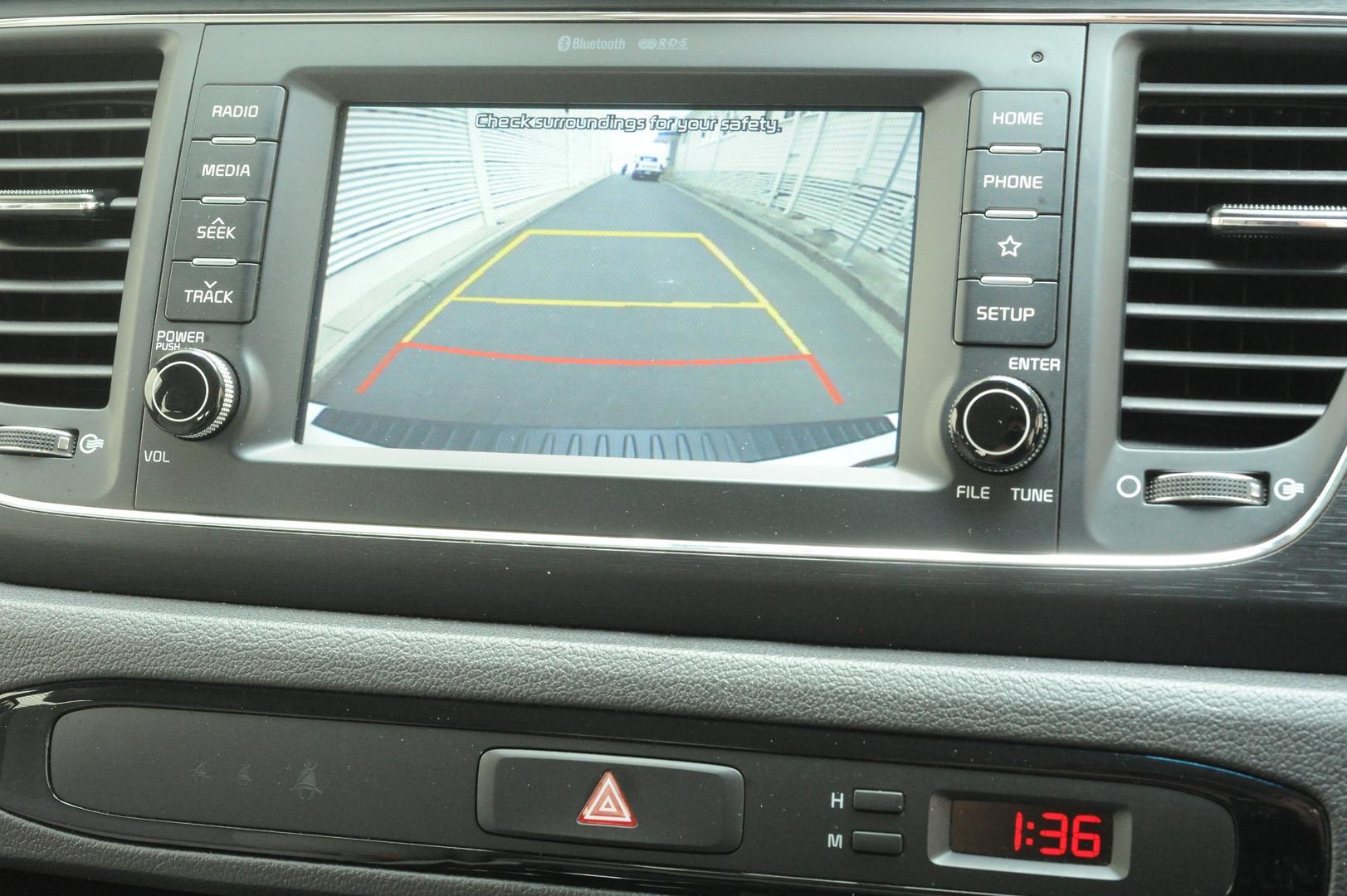 Kia Carnival image 4