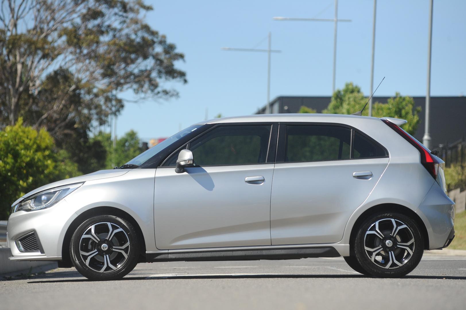 MG Mg3 image 2
