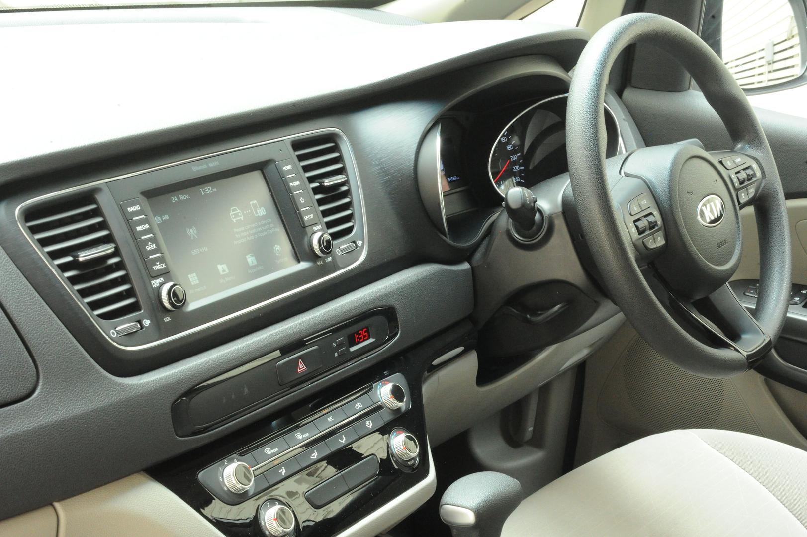 Kia Carnival image 4