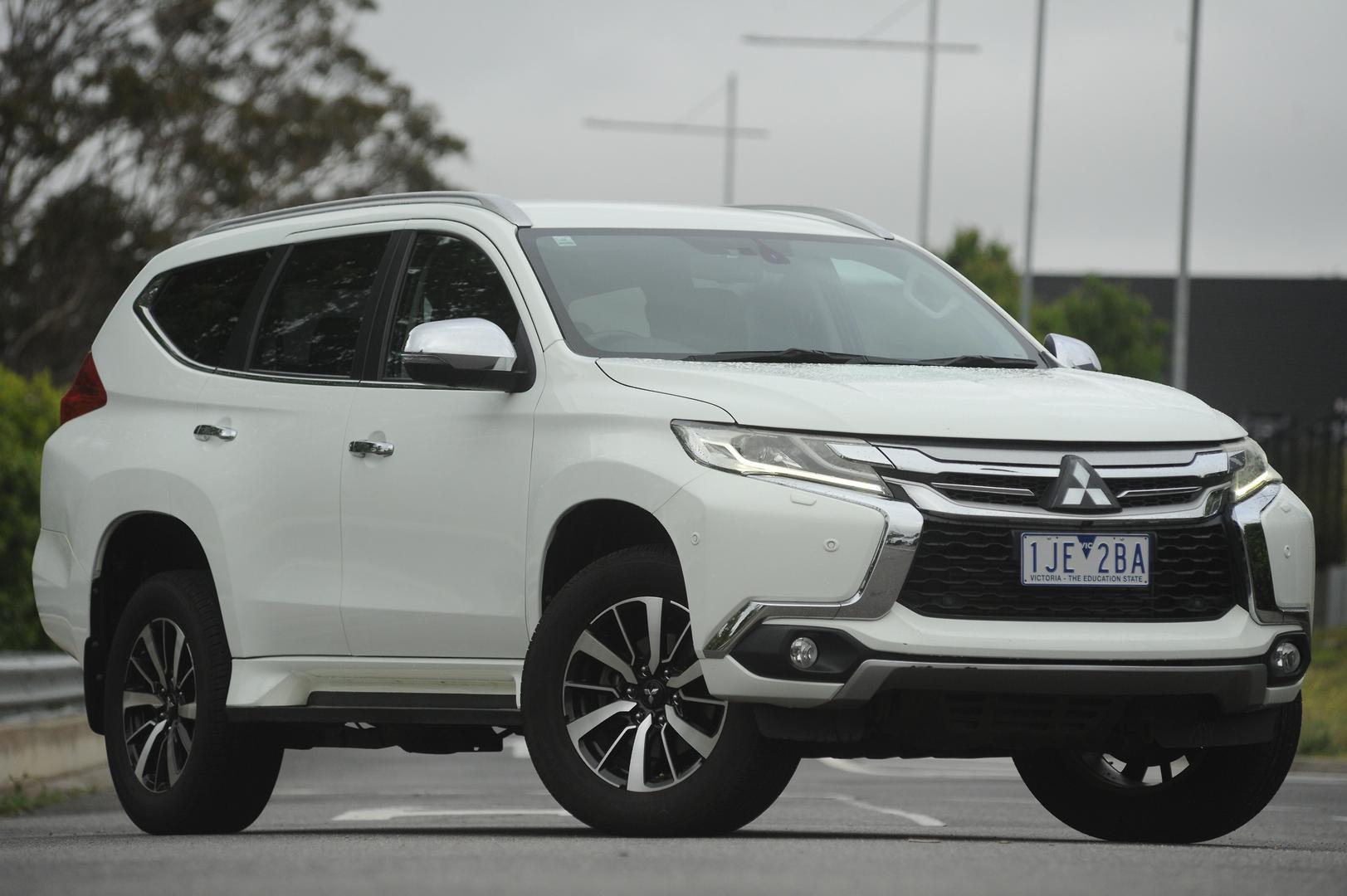 Mitsubishi Pajero Sport image 1