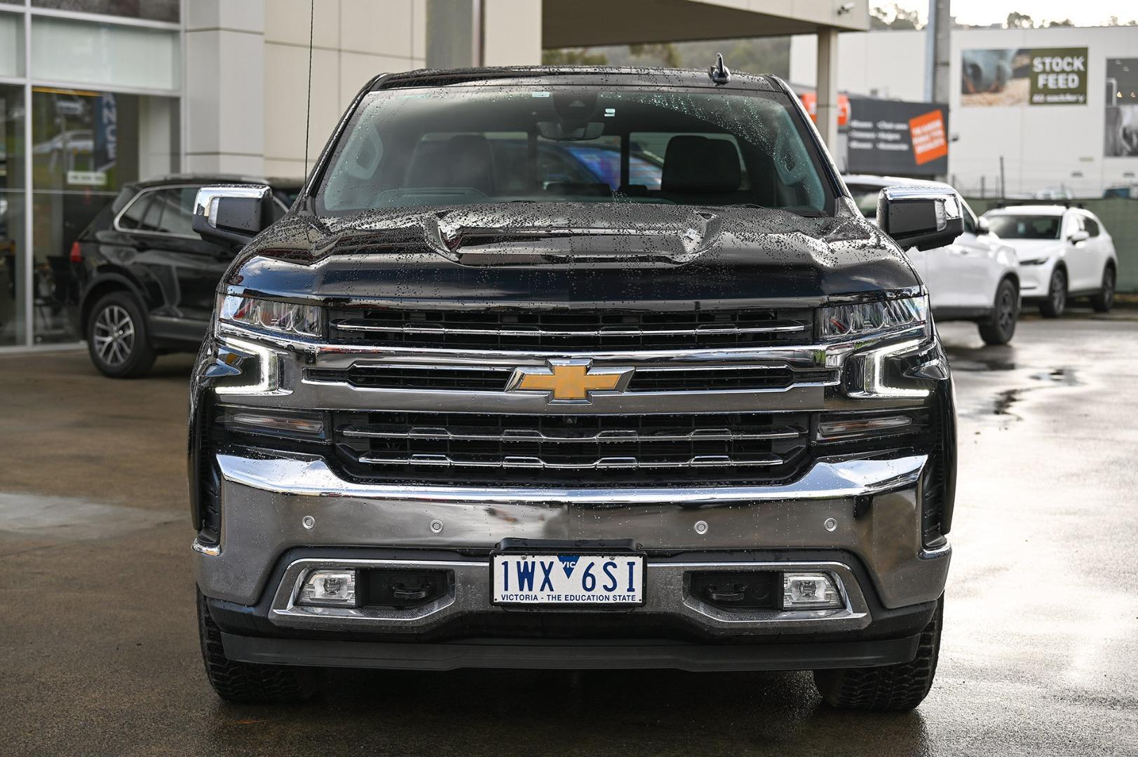 Chevrolet Silverado image 2