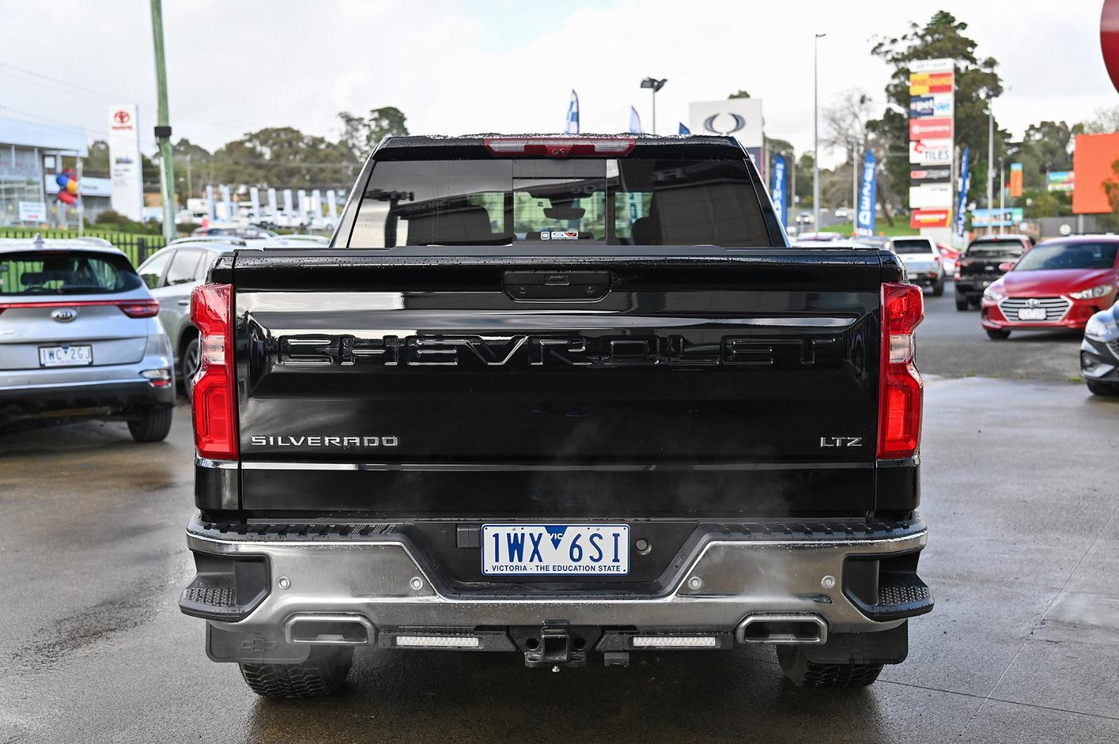Chevrolet Silverado image 4