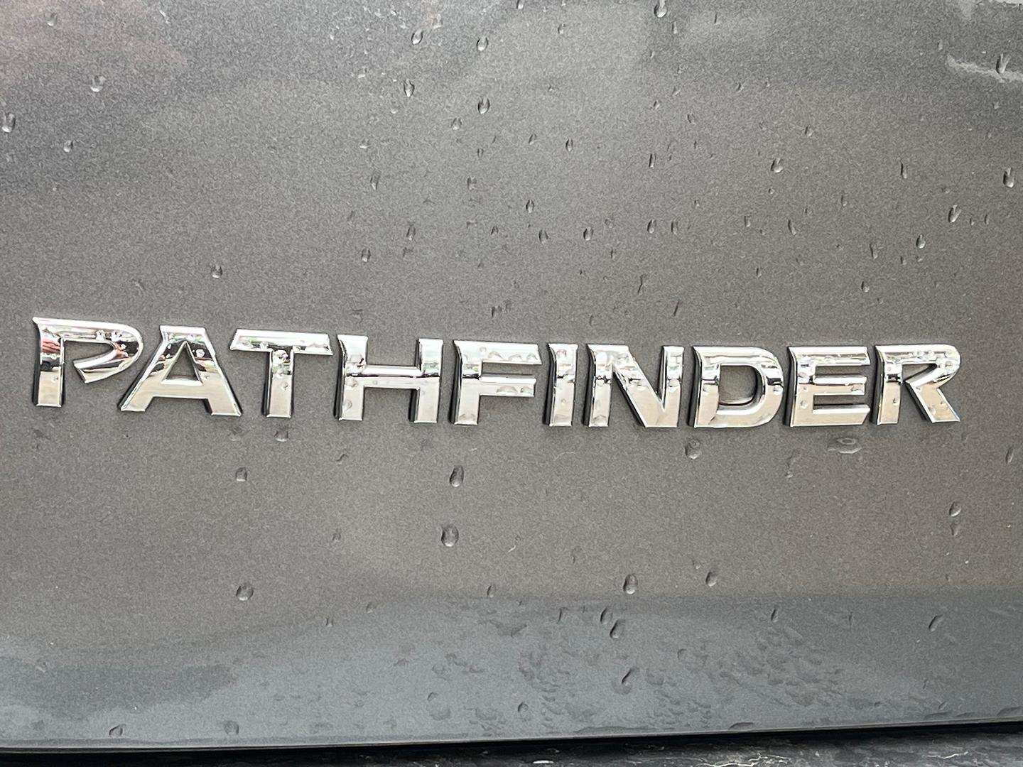Nissan Pathfinder image 4