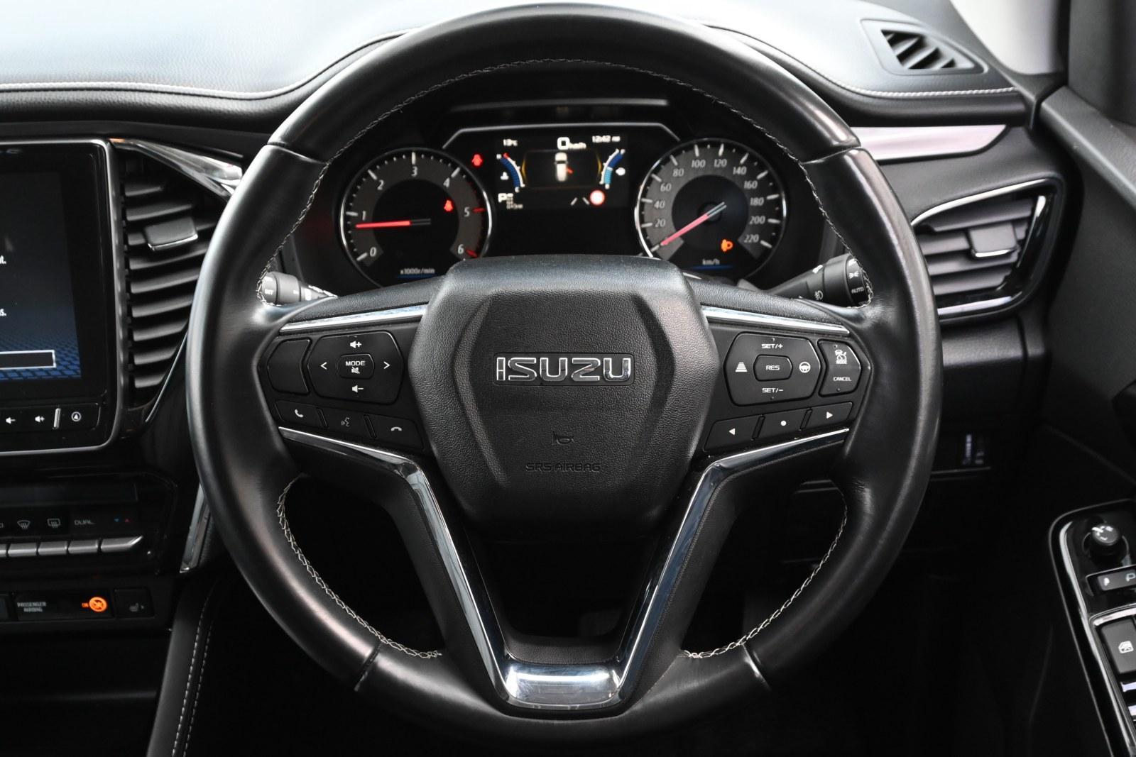 Isuzu Mu-x image 4