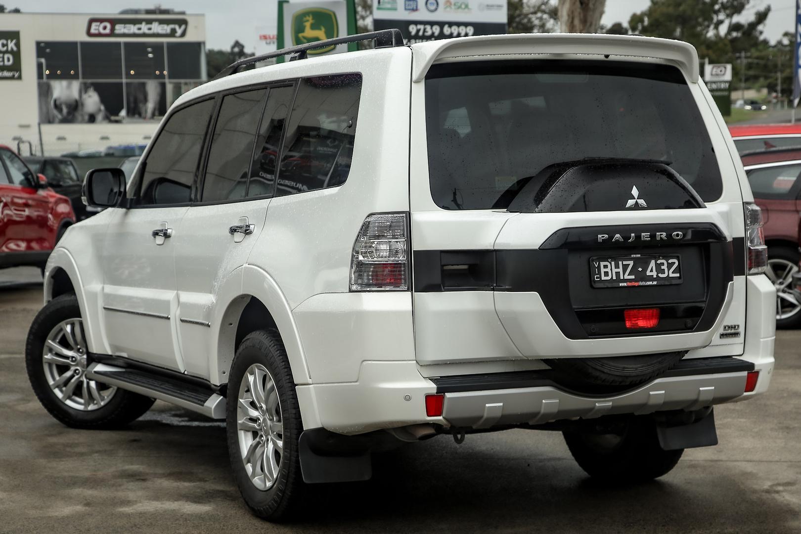 Mitsubishi Pajero image 3