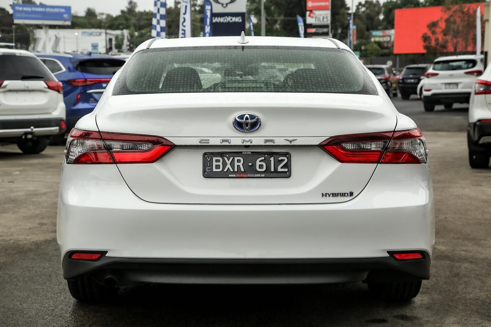 Toyota Camry image 4