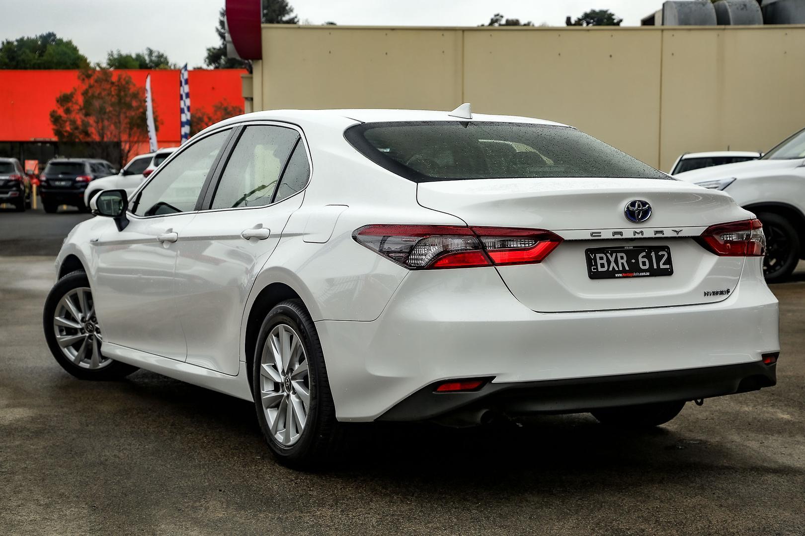 Toyota Camry image 3
