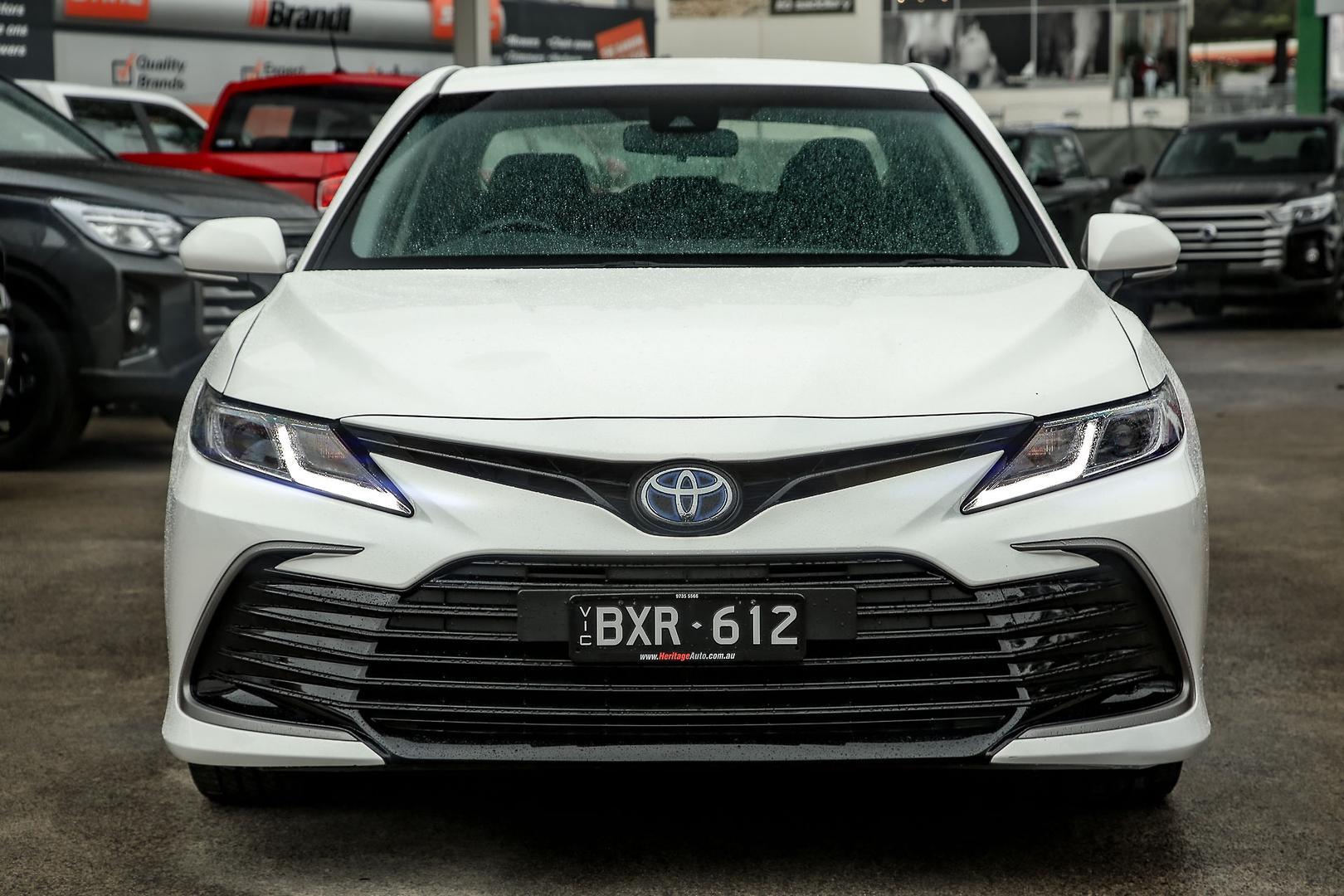 Toyota Camry image 2