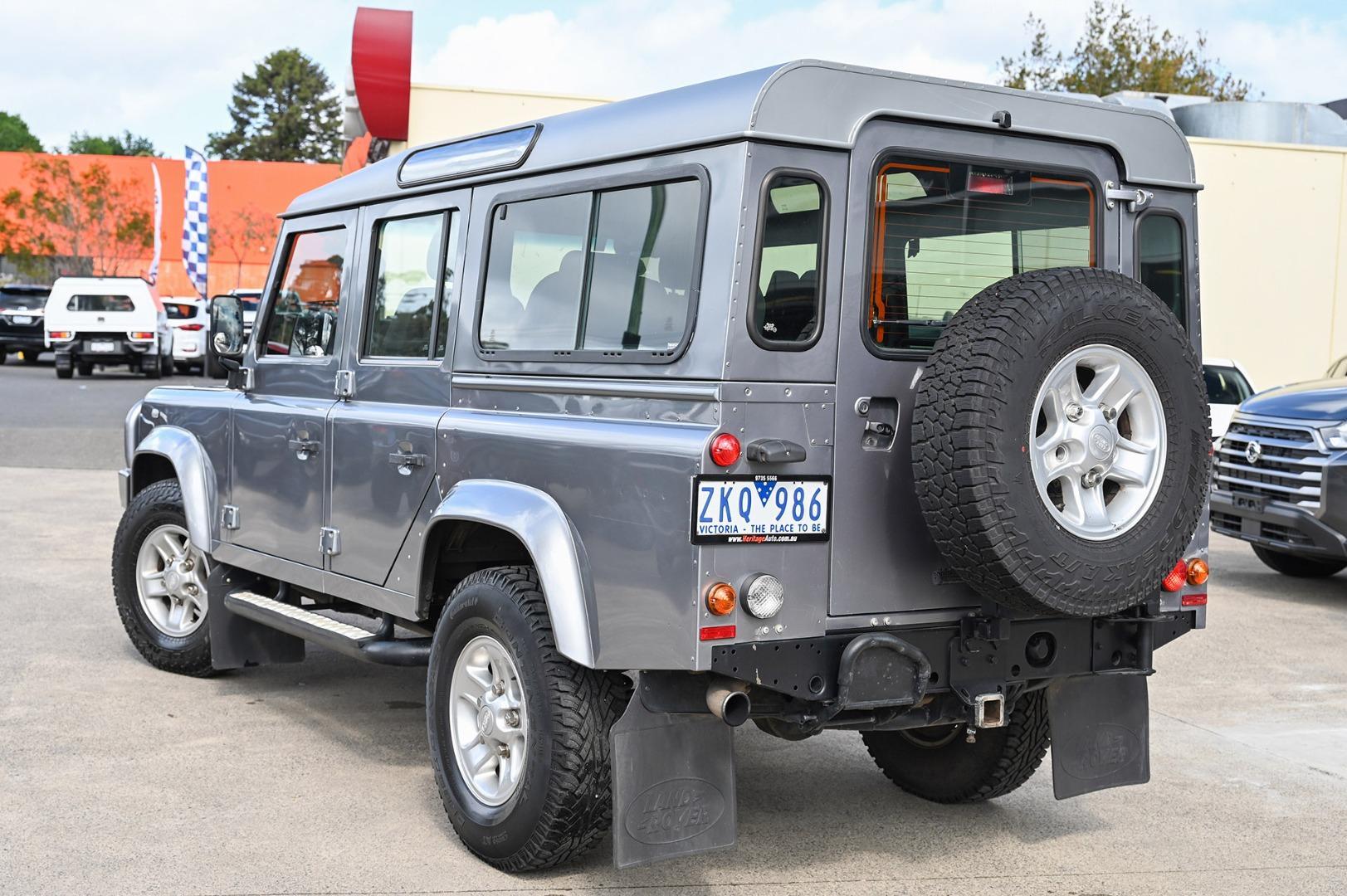 Land Rover Defender image 3