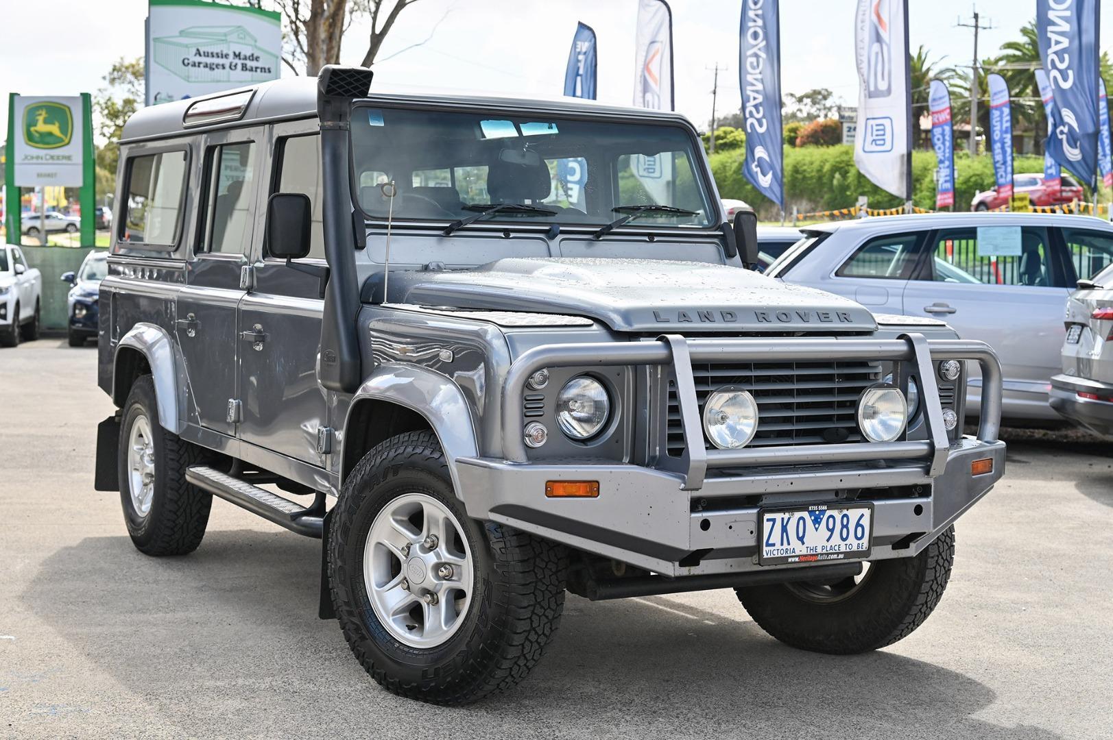 Land Rover Defender image 1
