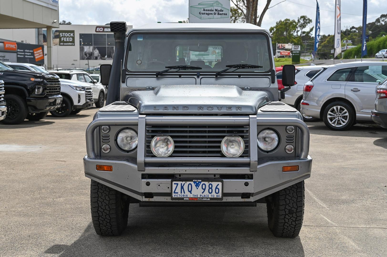 Land Rover Defender image 2