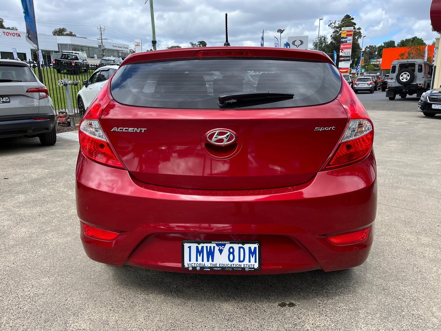 Hyundai Accent image 3