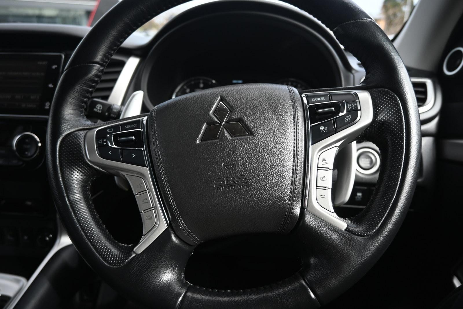 Mitsubishi Pajero Sport image 4
