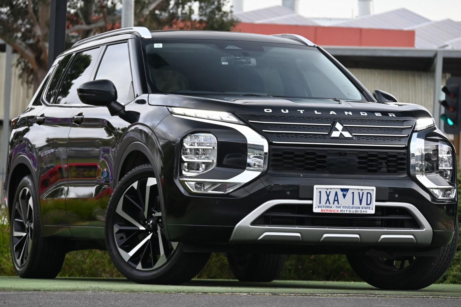 Mitsubishi Outlander image 2