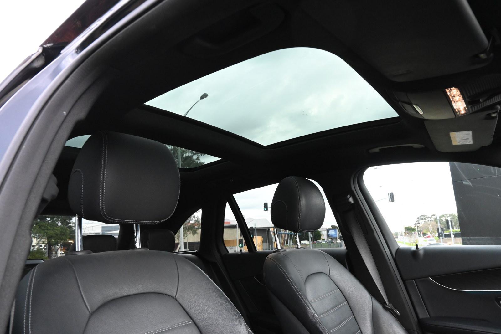 Mercedes Benz Glc-class image 4