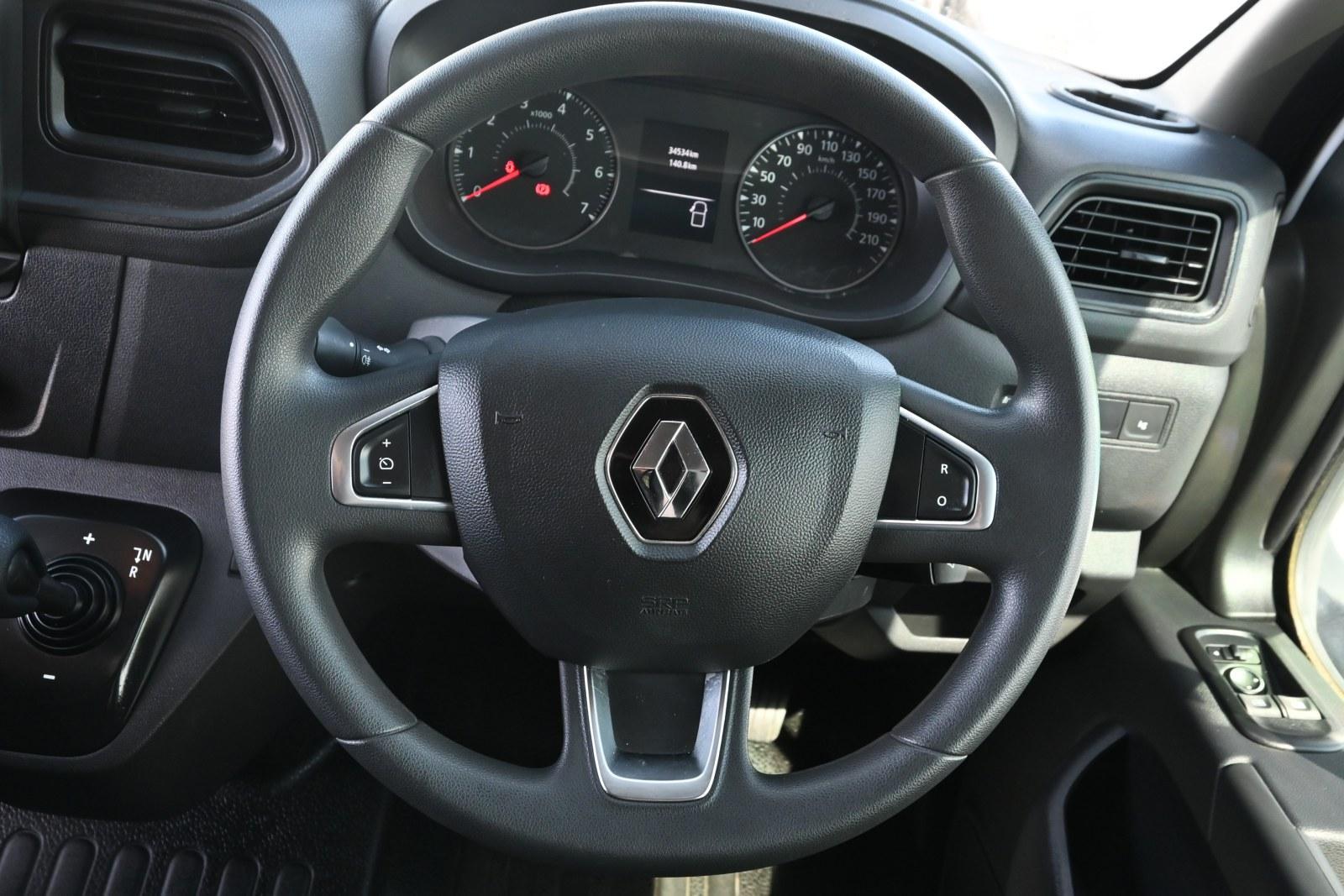 Renault Master image 4