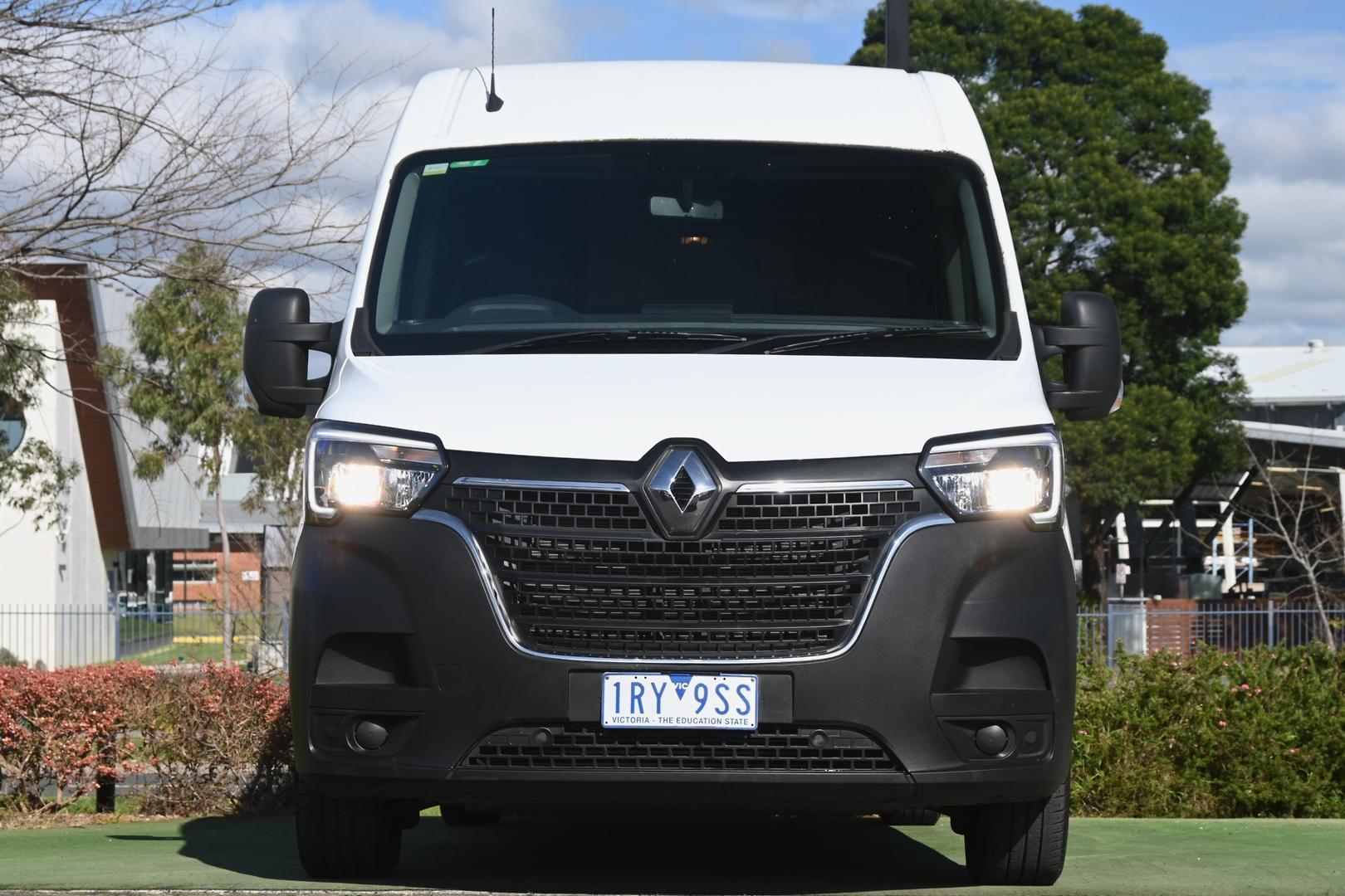 Renault Master image 2