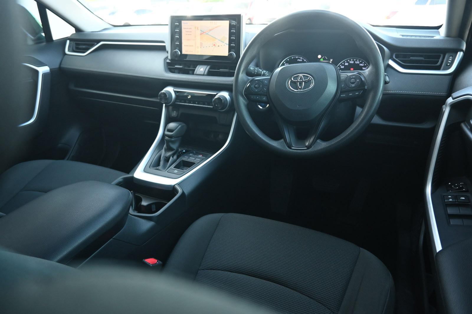 Toyota Rav4 image 3