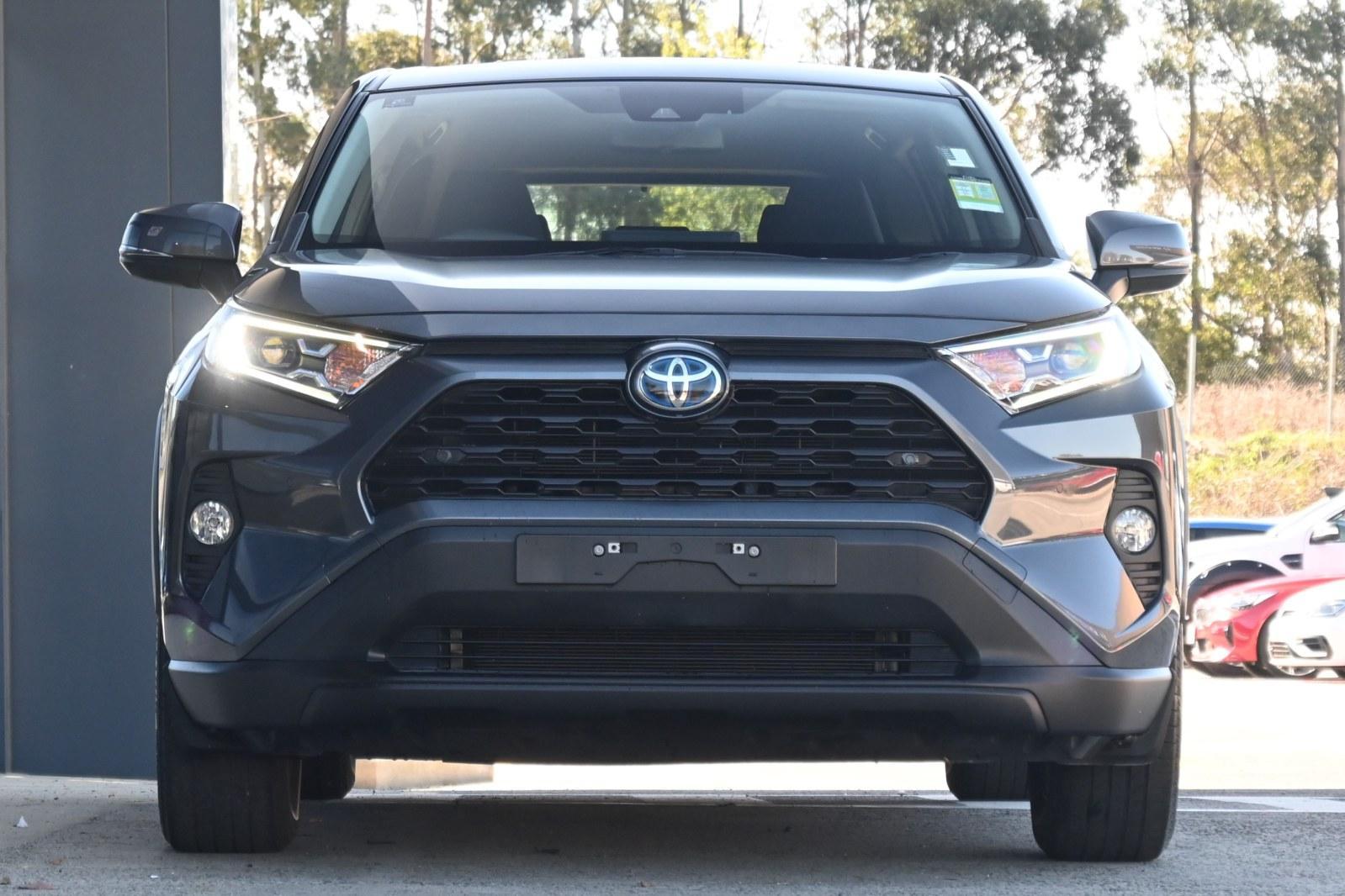 Toyota Rav4 image 2