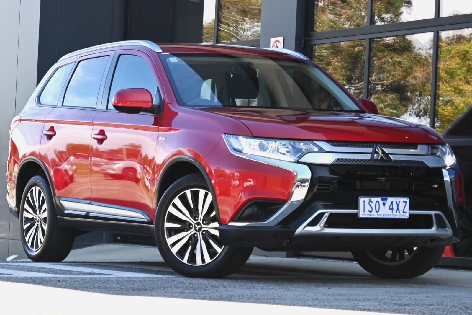 Mitsubishi Outlander image 1