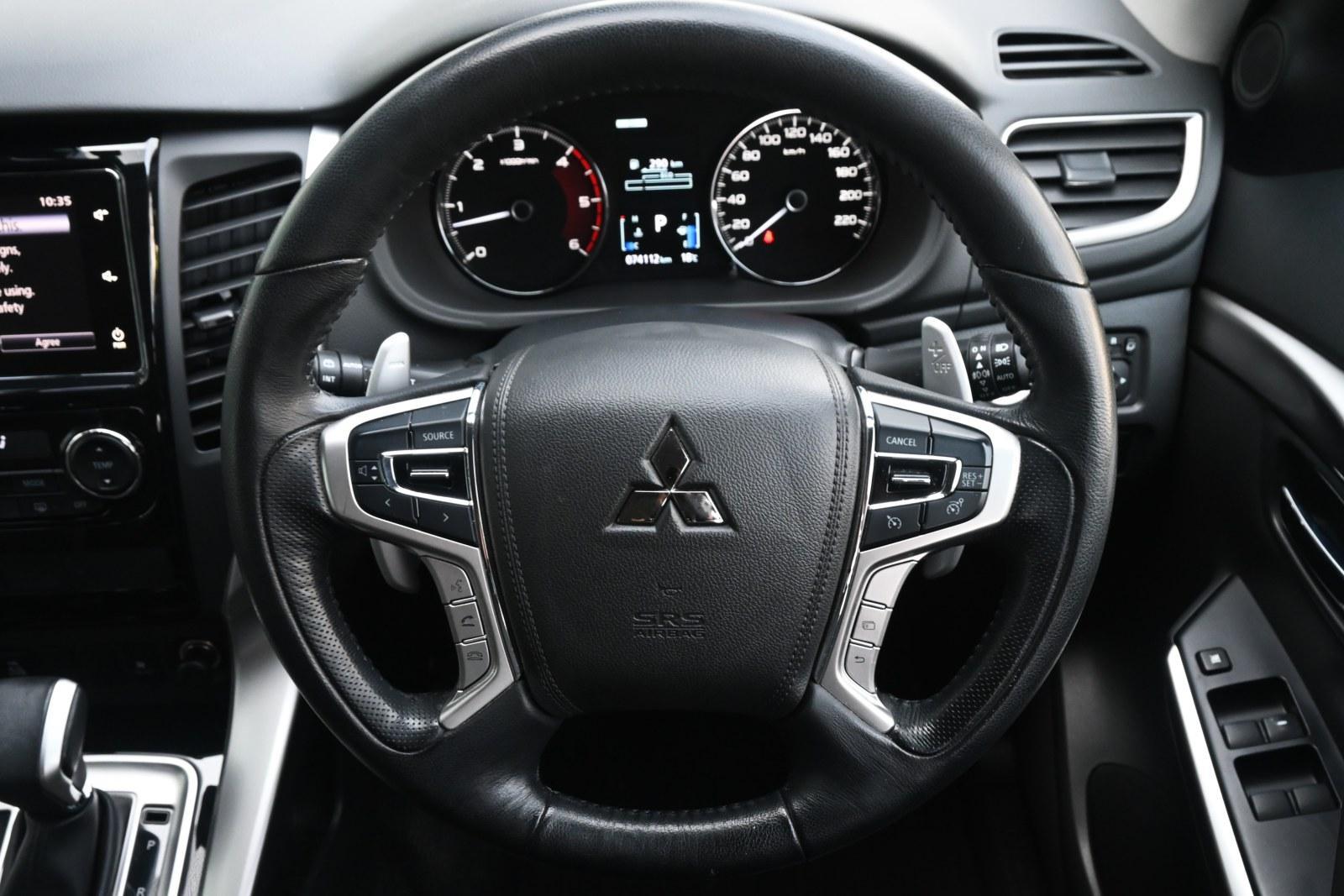 Mitsubishi Pajero Sport image 4
