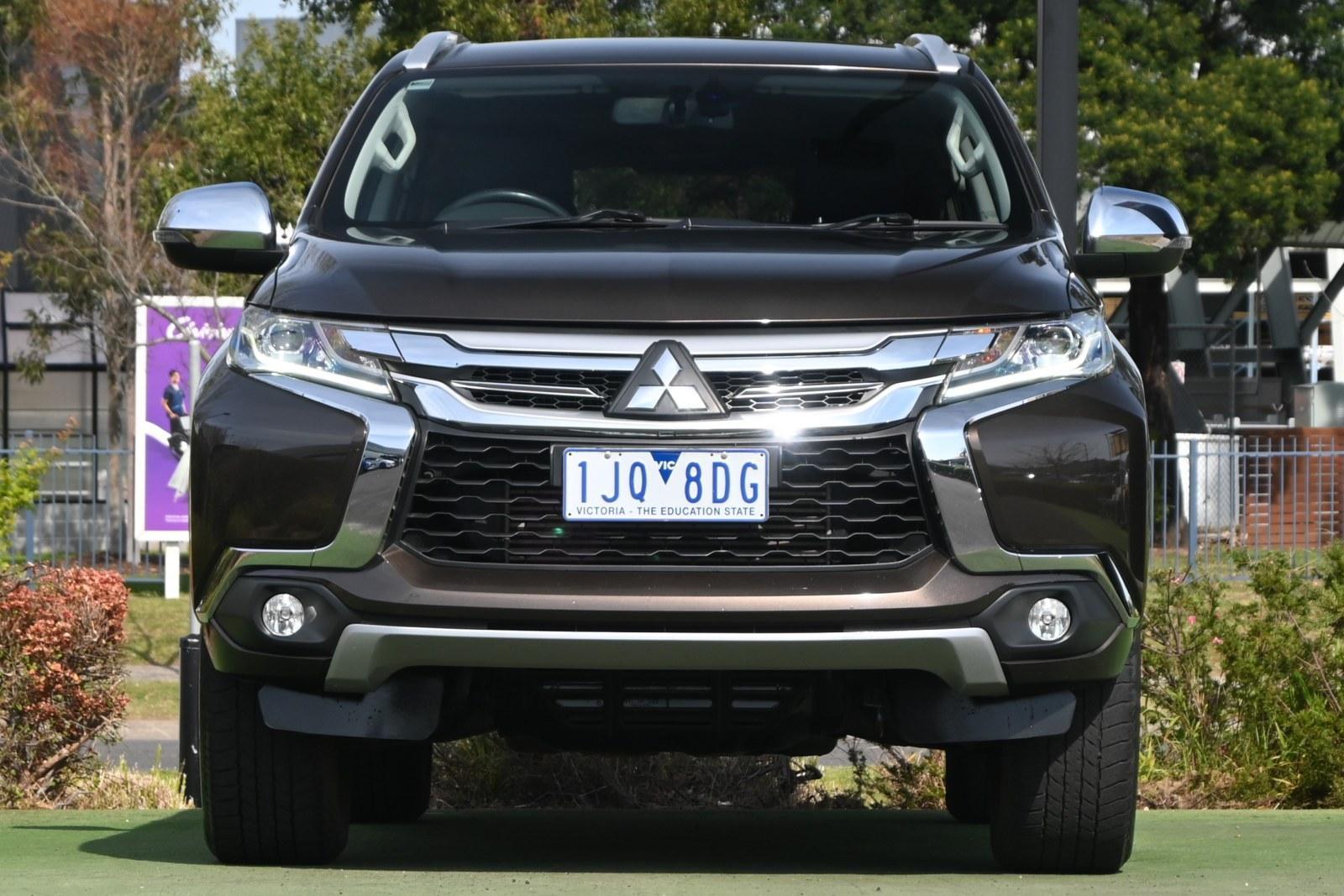 Mitsubishi Pajero Sport image 2