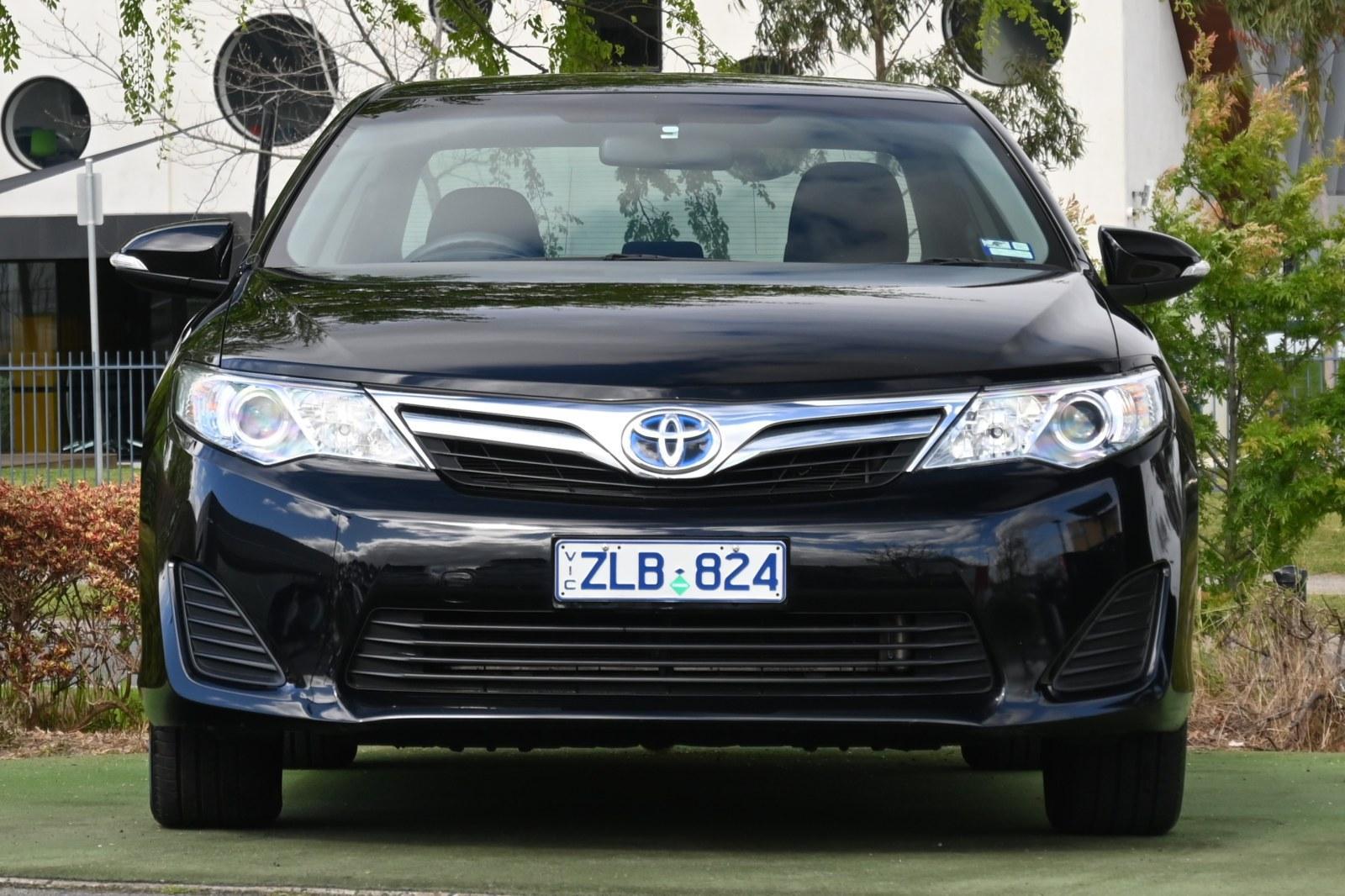 Toyota Camry image 2